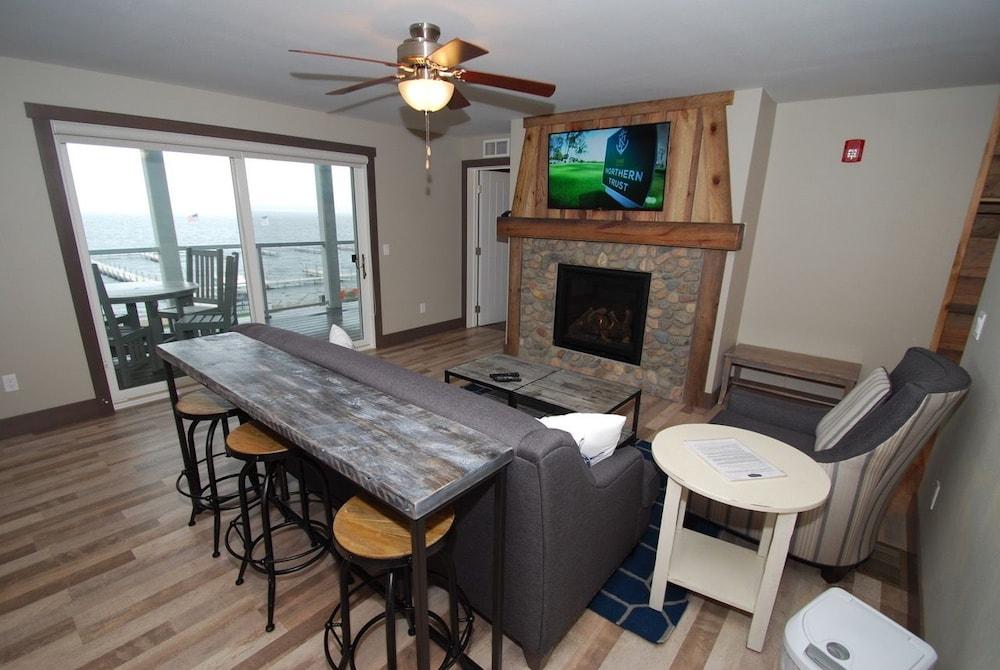 Quarterdeck Resort & Restaurant photo 46