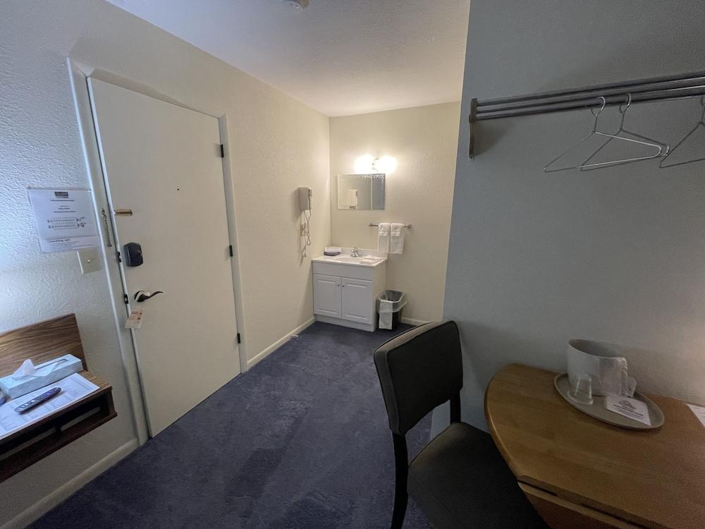 Scottish Inns Osage Beach photo 21