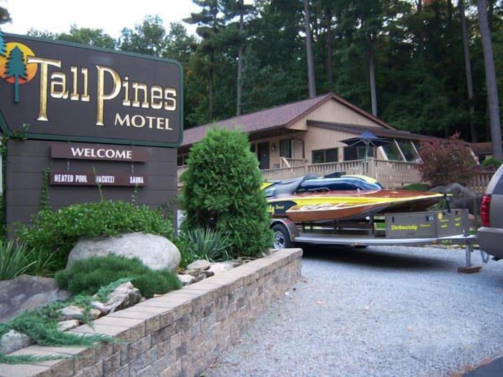 Tall Pines Motel photo 1