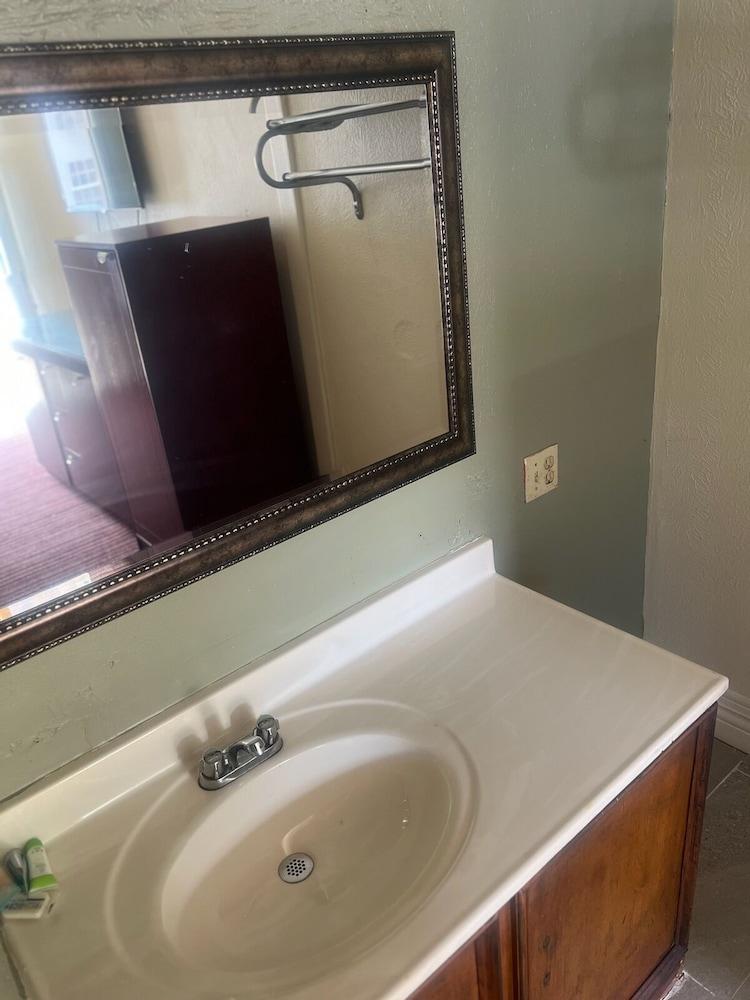 The Grand Motel Inn and Suite Louisville photo 5