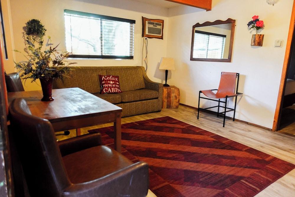 Sleepy Hollow Cabins and Hotel photo 30