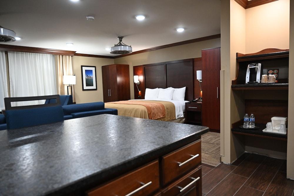Giles Hotel Inn & Suites photo 15