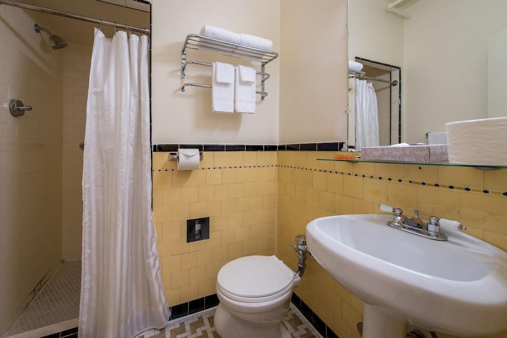 Embassy Hotel photo 38