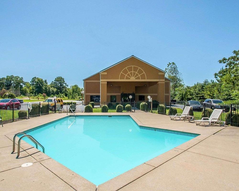 Econo Lodge Inn & Suites Centerville photo 1