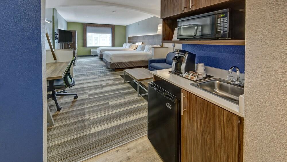 Holiday Inn Express Hotel & Suites Corsicana by IHG photo 10
