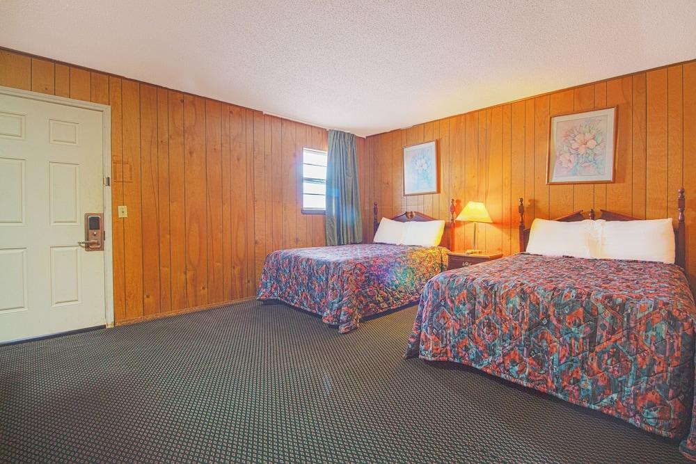 OYO Hotel Waurika OK US-70 near Wichita Falls photo 28