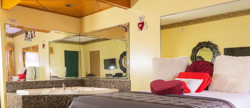 Luxe Inn and Suites photo 13