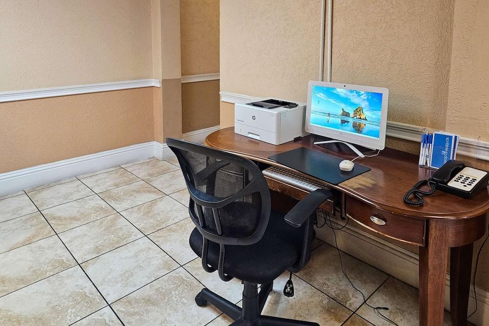 Quality Inn Fort Myers Cape Coral photo 14