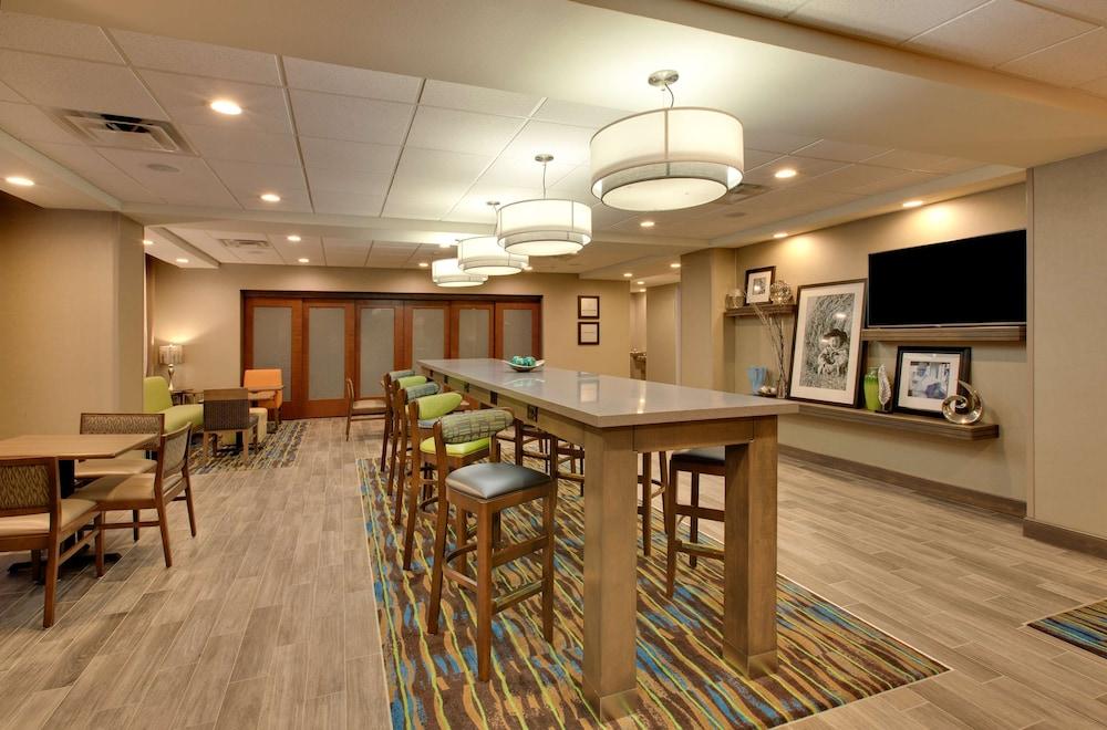 Hampton Inn Snyder TX photo 16