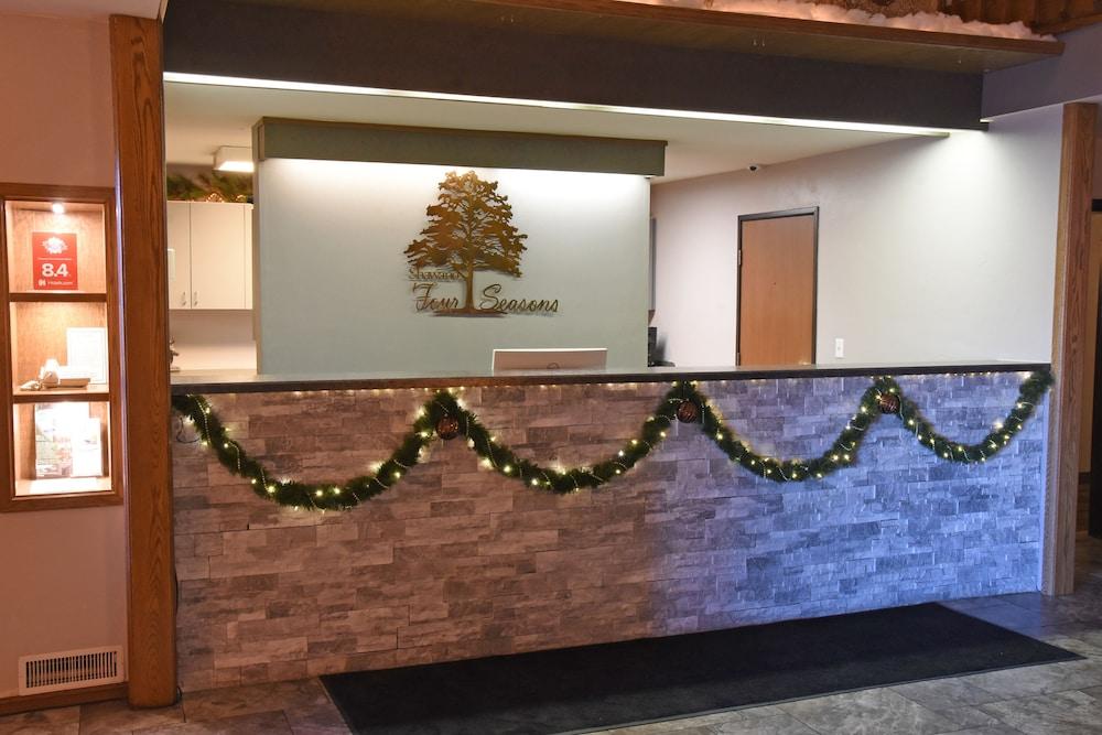 Shawano Four Seasons Hotel photo 26