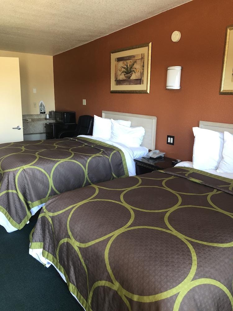 Desert Inn photo 11