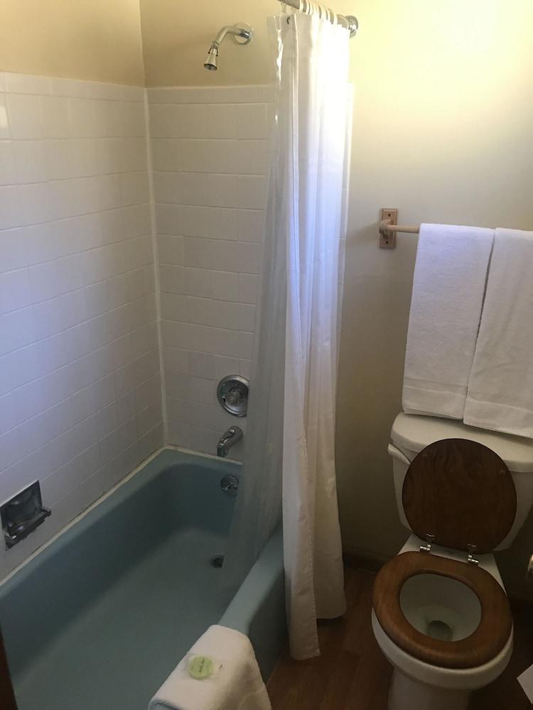 Prospector Motel photo 41