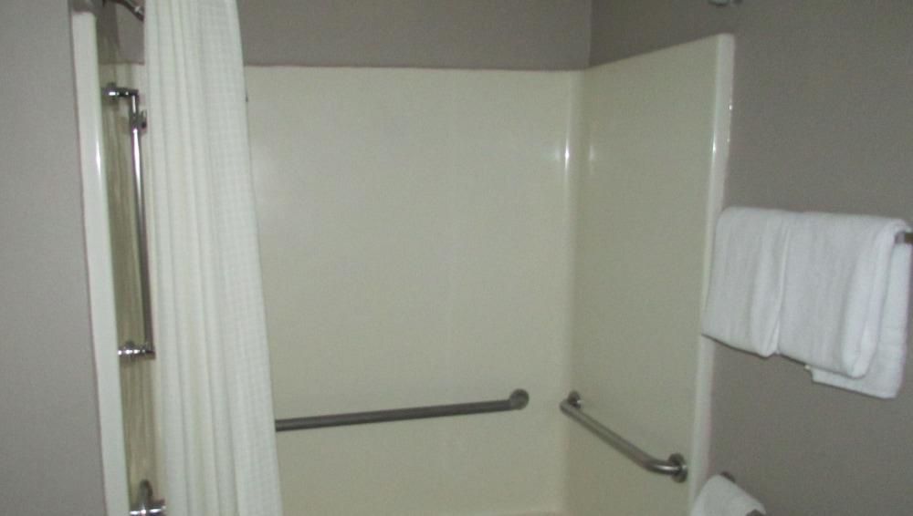 Super 8 by Wyndham Rock Springs photo 25