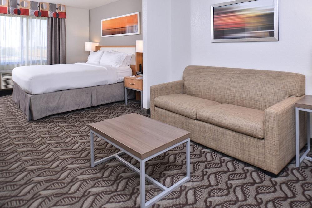 Holiday Inn Express & Suites Lonoke by IHG photo 13