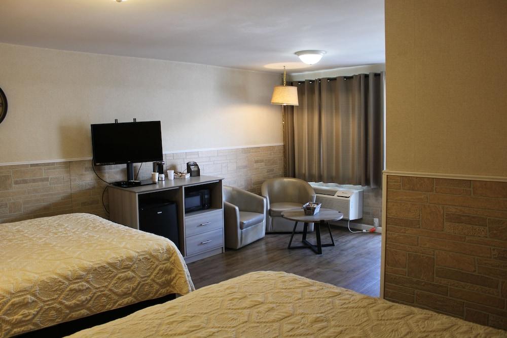 Lockview Motel photo 22