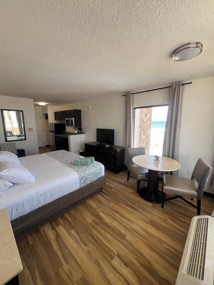 Flamingo Inn Beachfront photo 41