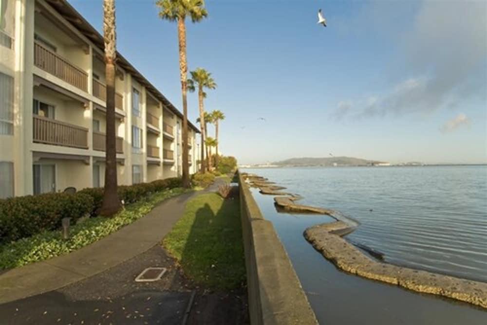 Vagabond Inn Executive San Francisco Airport photo 24