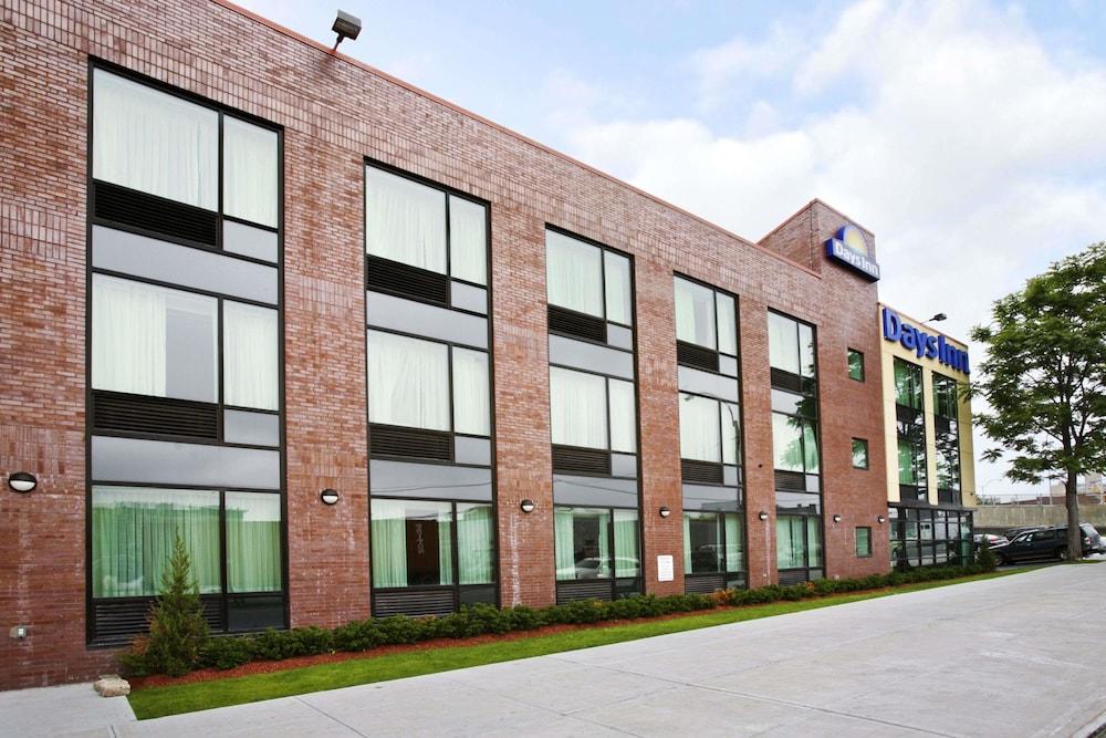 Days Inn by Wyndham Bronx Near Stadium photo 1