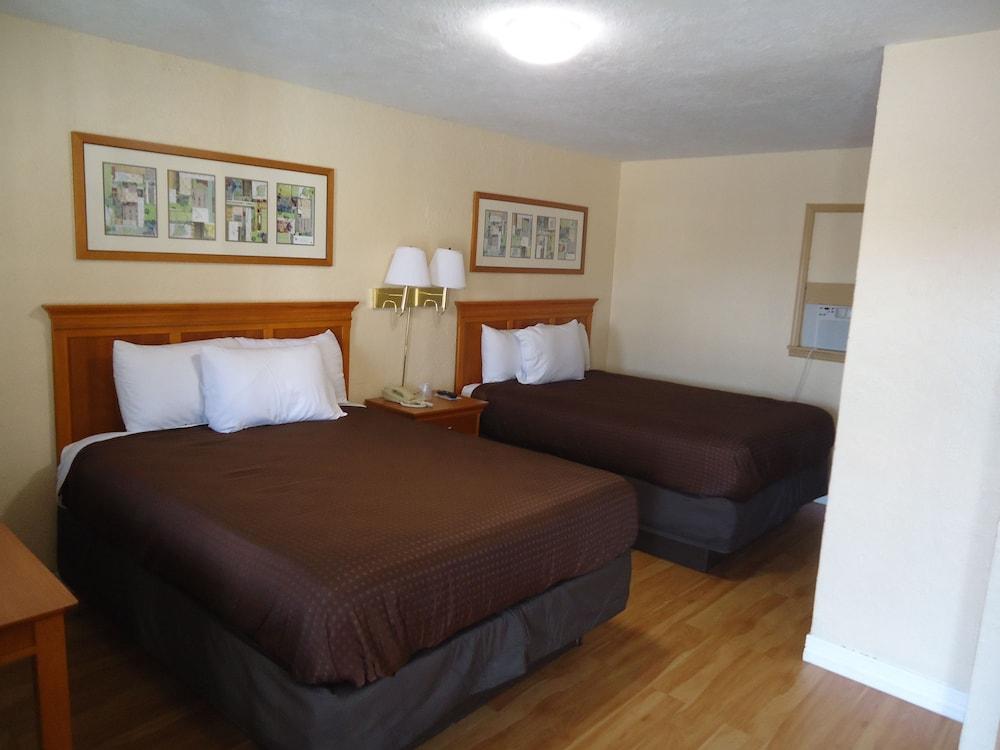 Budget Inn photo 13