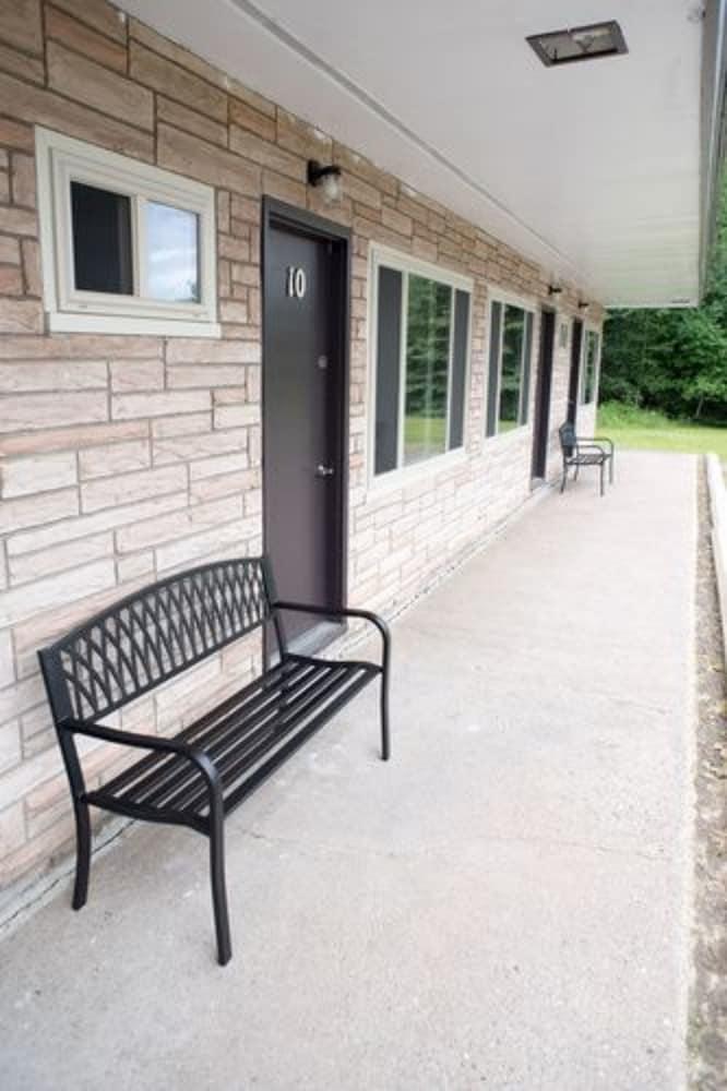 Three Lakes Motel photo 26