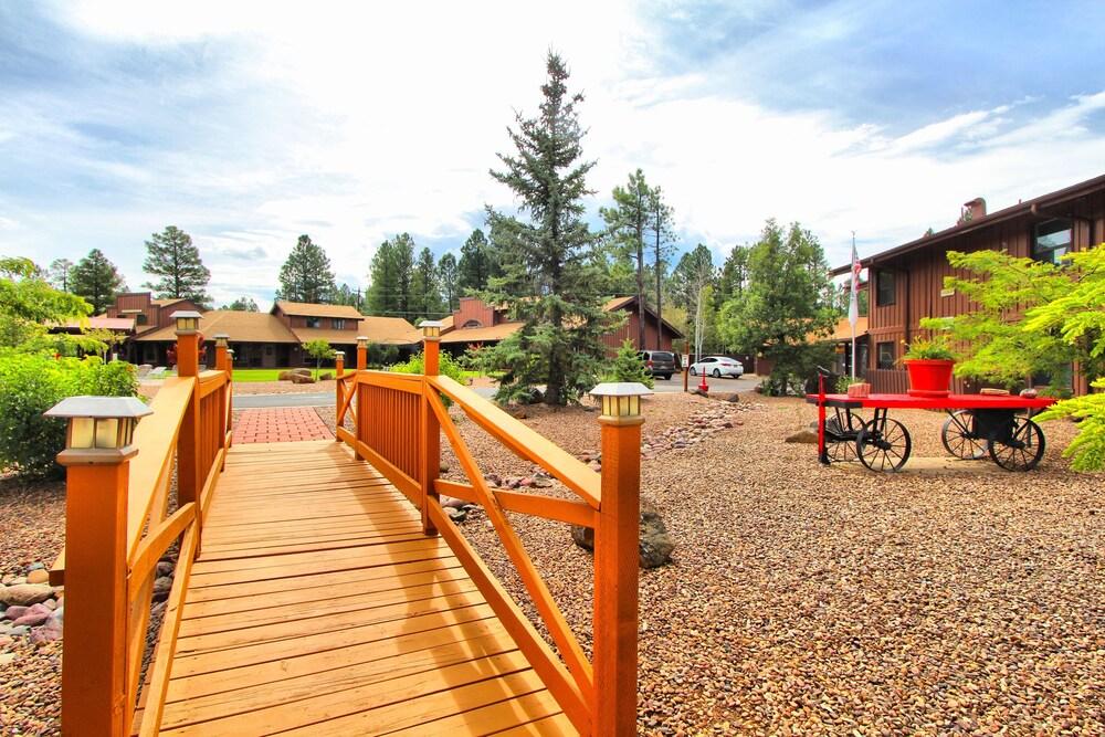 Roundhouse Resort photo 36