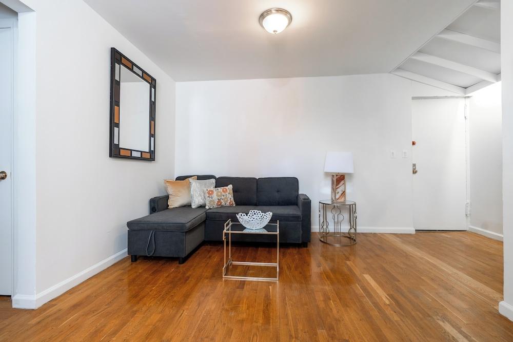Elegant Harlem Suites photo 4