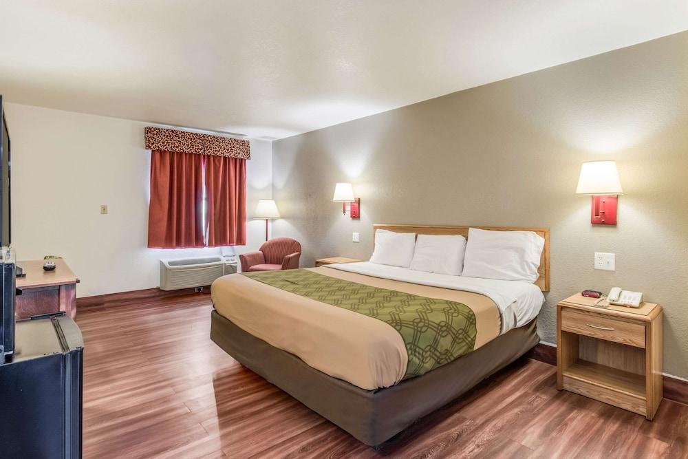 Econo Lodge Truman Inn photo 18