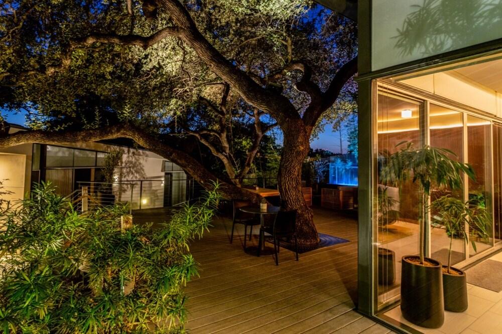 Frame Hotel - Treehouse photo 5
