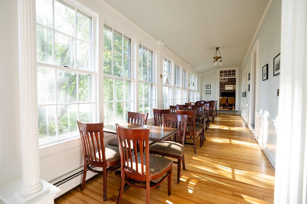 Homeport Inn and Tavern photo 16
