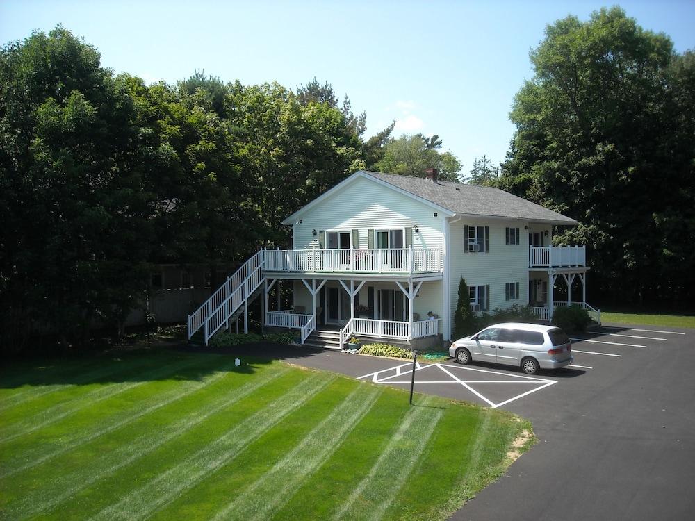 Cromwell Harbor Motel photo 21