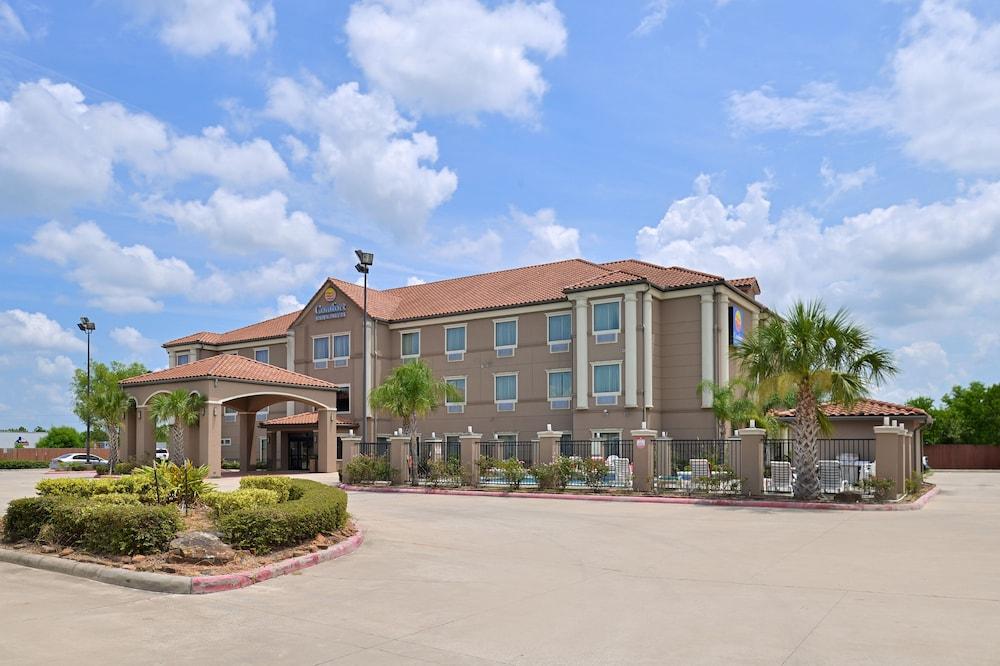 Comfort Inn & Suites Winnie photo 37