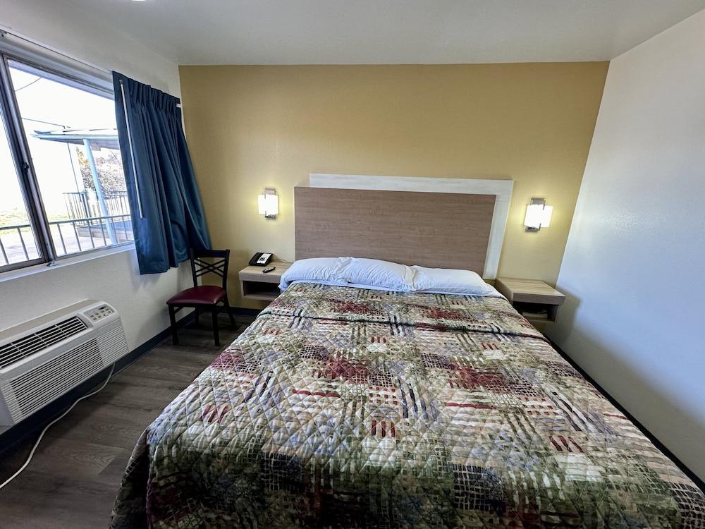 Royal Inn Charlotte Airport Hotel photo 7