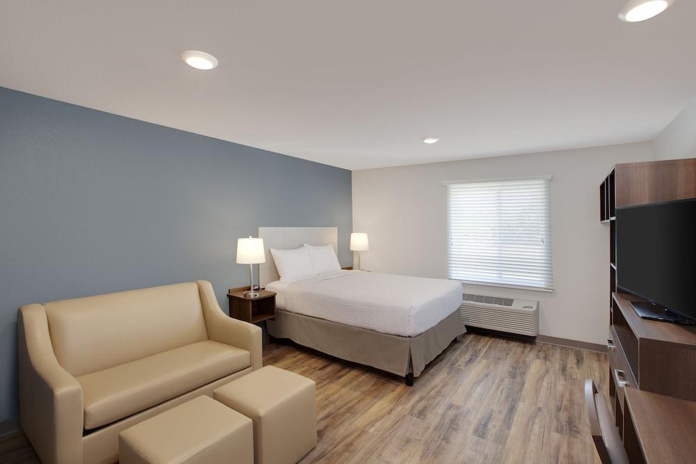 WoodSpring Suites San Antonio Stone Oak photo 8