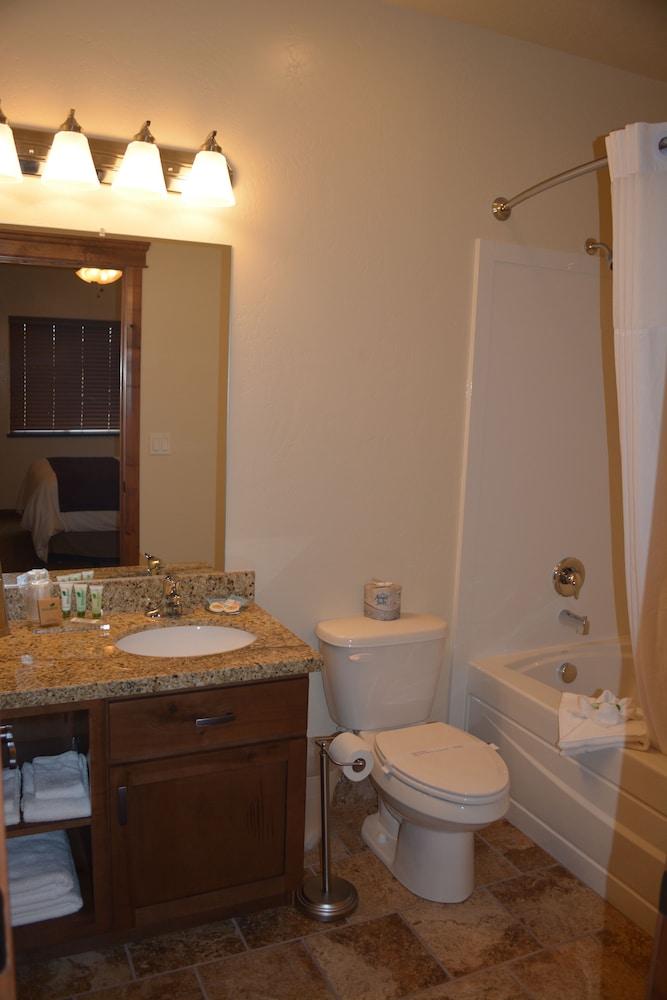 CB&M Executive Suites photo 47