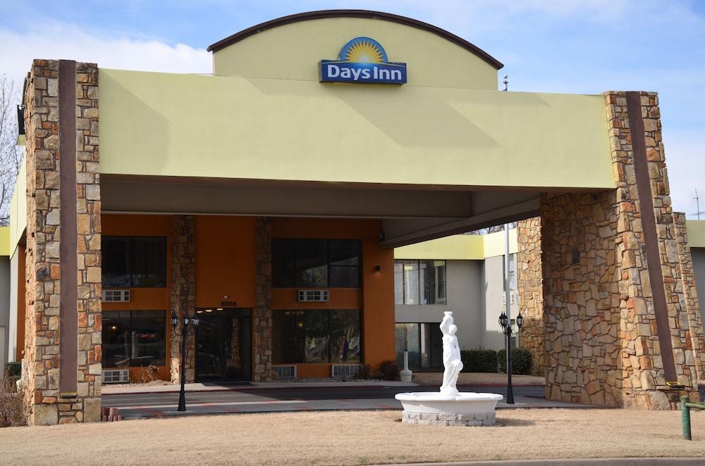 Days Inn by Wyndham Southern Hills/ORU photo 93