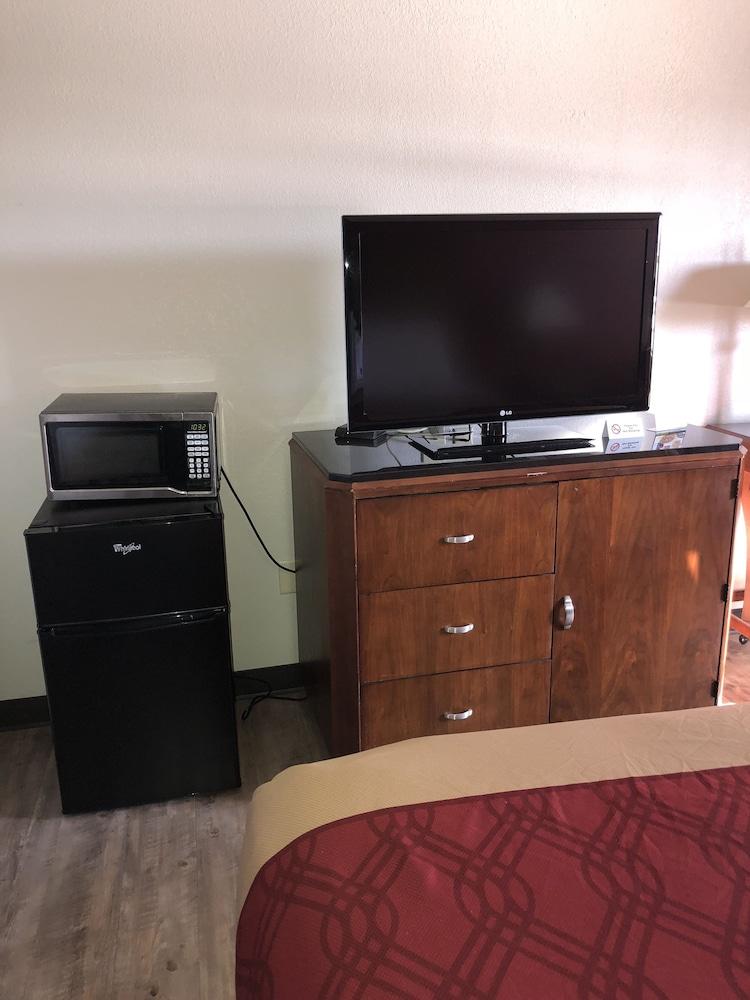 Econo Lodge Athens I-75 photo 3