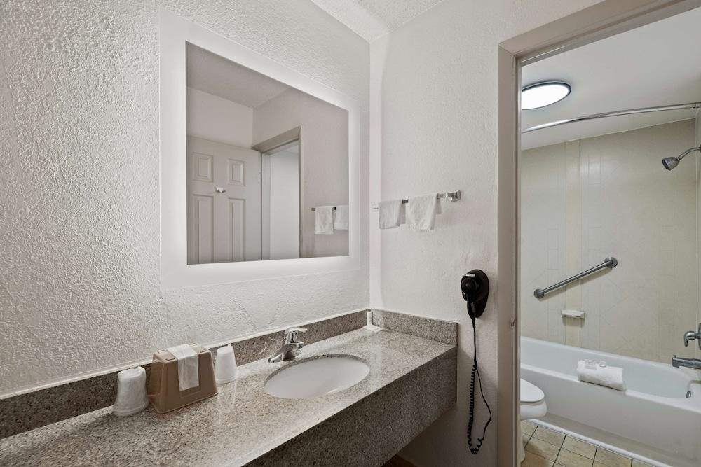 Americas Best Value Inn Orlando photo 19