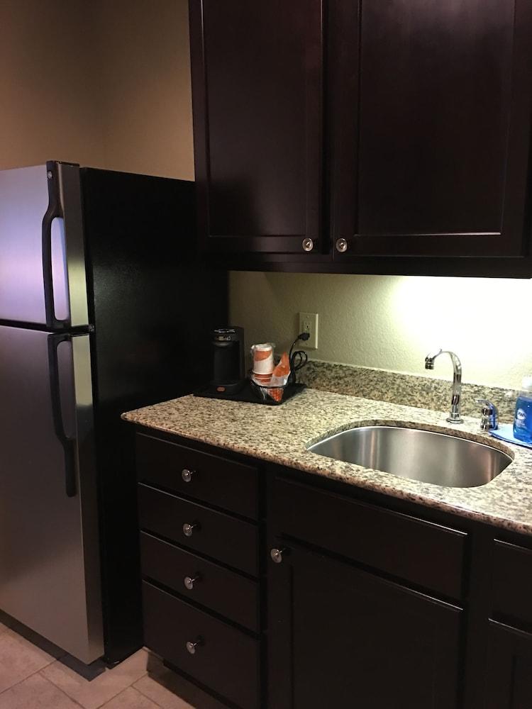 Comfort Inn Bentonville - Crystal Bridges photo 17