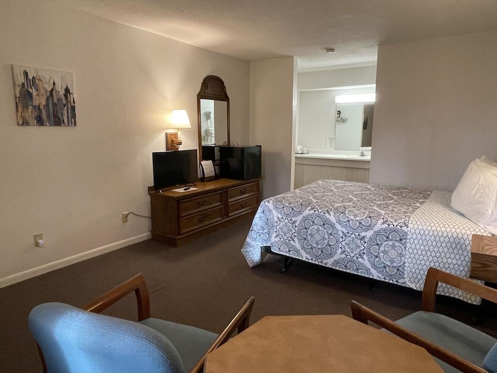 Scottish Inns Osage Beach photo 57