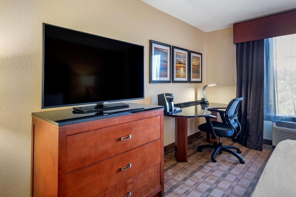 BW Plus Flagler Beach Area Inn & Suites photo 12