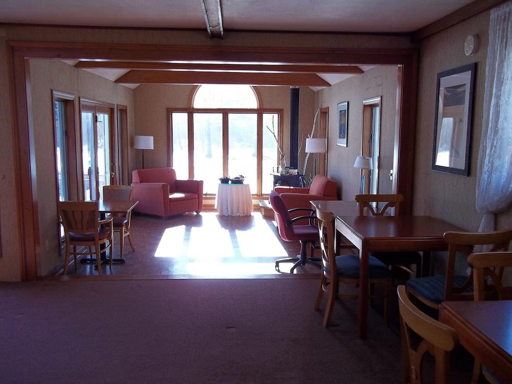 Weathervane Motel photo 41