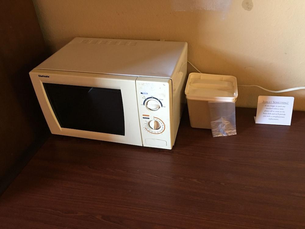 Reddy Inn and Suites photo 26