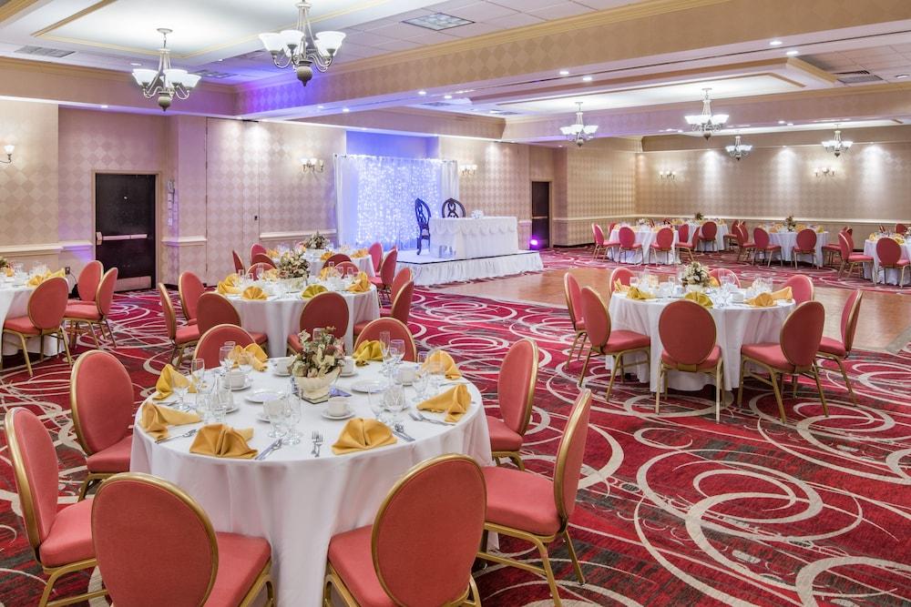 Crowne Plaza Newark Airport by IHG photo 59