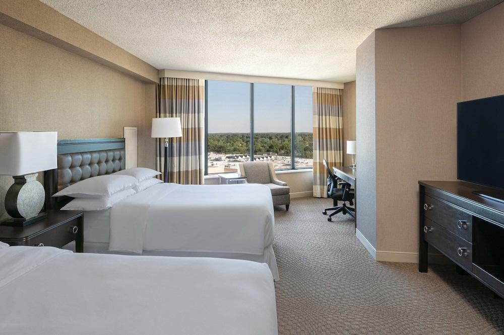 Sheraton Greensboro at Four Seasons photo 11