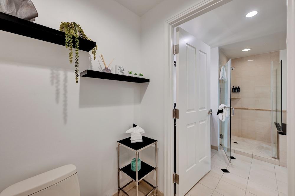 Suite Hub LV at Signature Sphere View photo 58