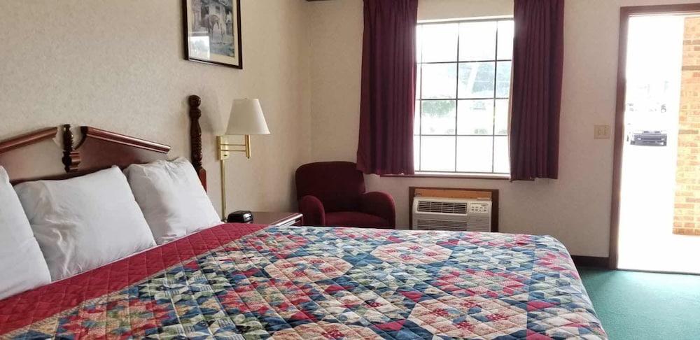 Americas Inn photo 44