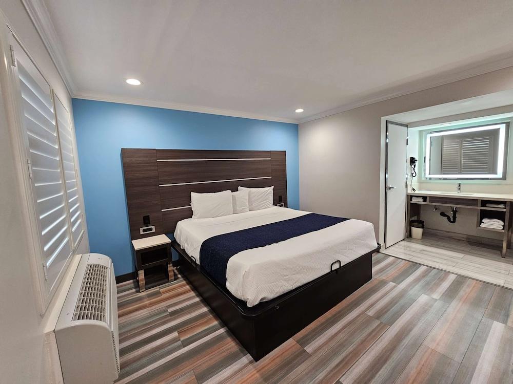Travelodge by Wyndham Fullerton Near Anaheim photo 15