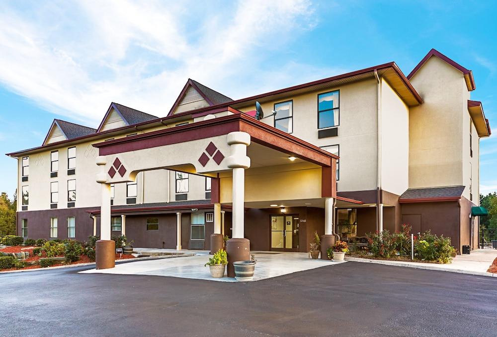 Clarion Pointe photo 50