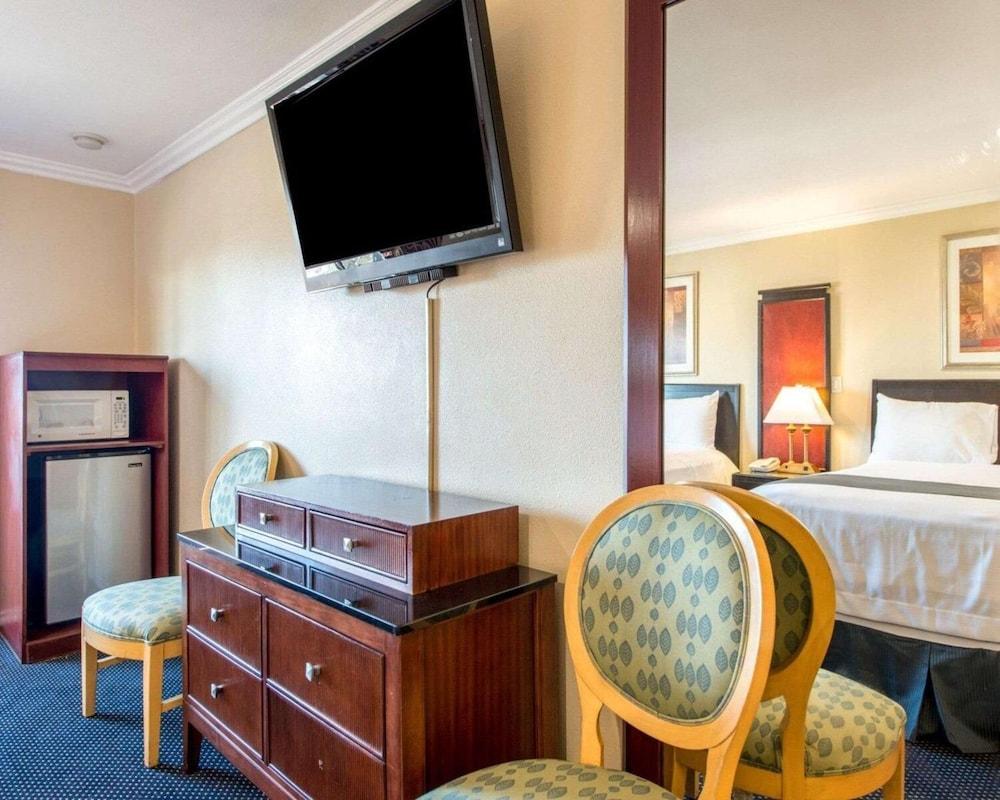 Queencity Inn photo 13