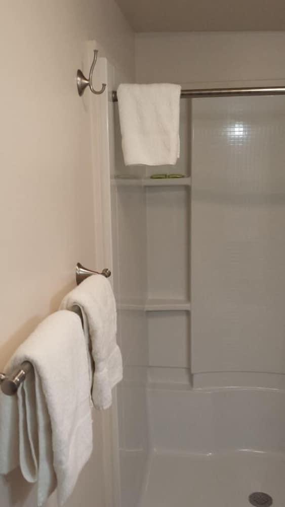 Bear Paw Inn photo 21